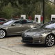 Imagen para el artículo titulado La verdad sobre el mayor problema de los autos eléctricos: la densidad energética de las baterías